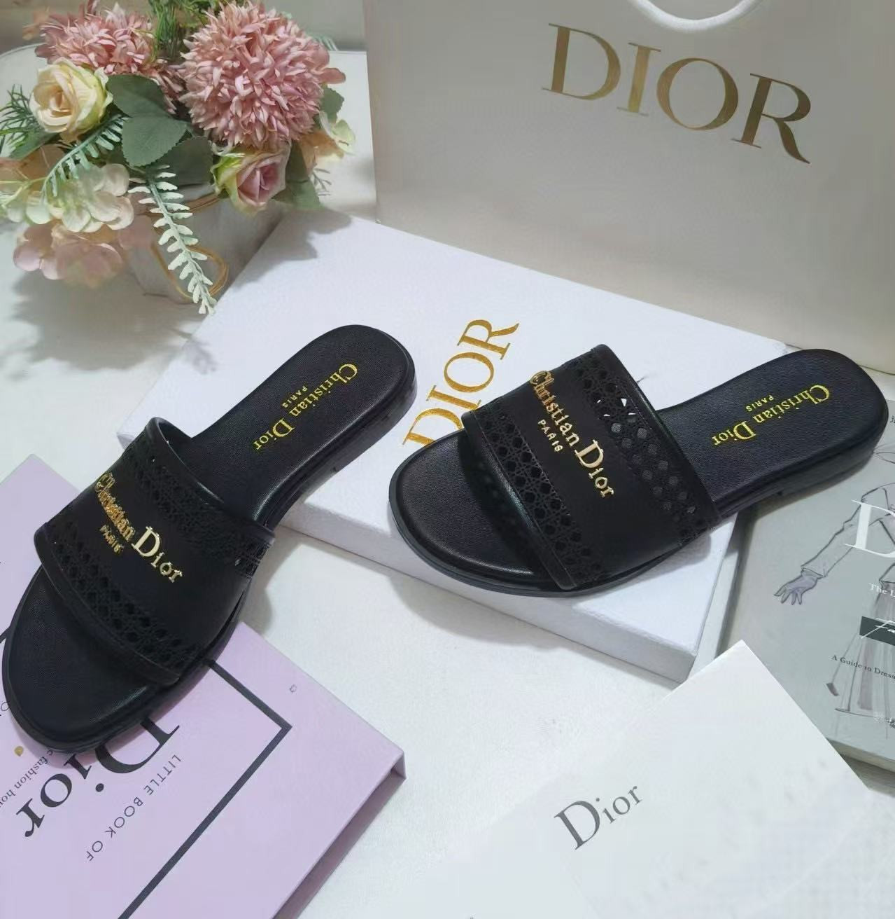 UA Dior D-Lane Slide Black Calfskin with Openwork Microcannage Motif
