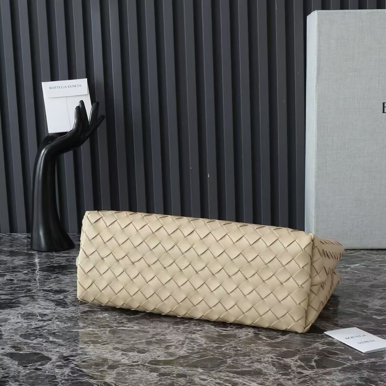 Bottega Veneta Medium Andiamo 32x25x11CM