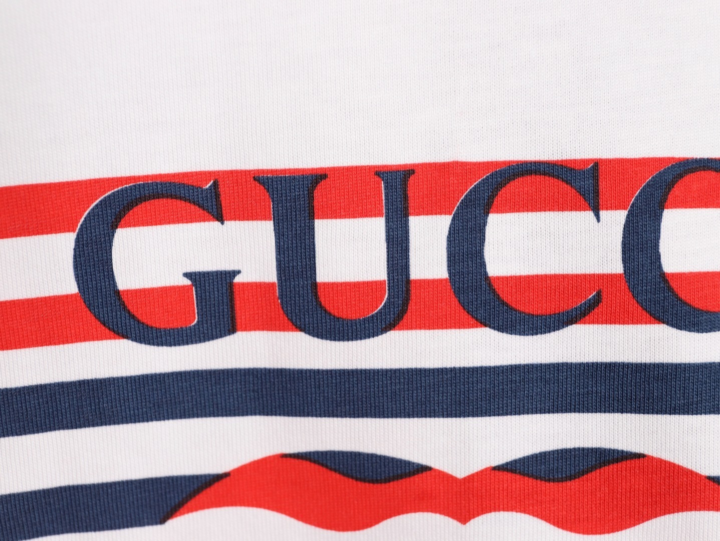 Gucci Long-sleeved T-shirt