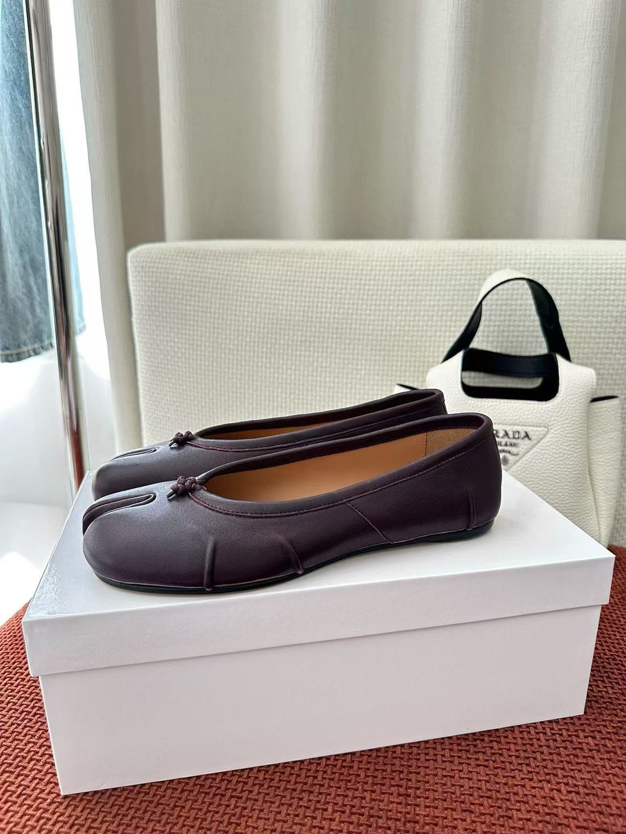 UA Maison Margiela Tabi Leather Ballet Flats