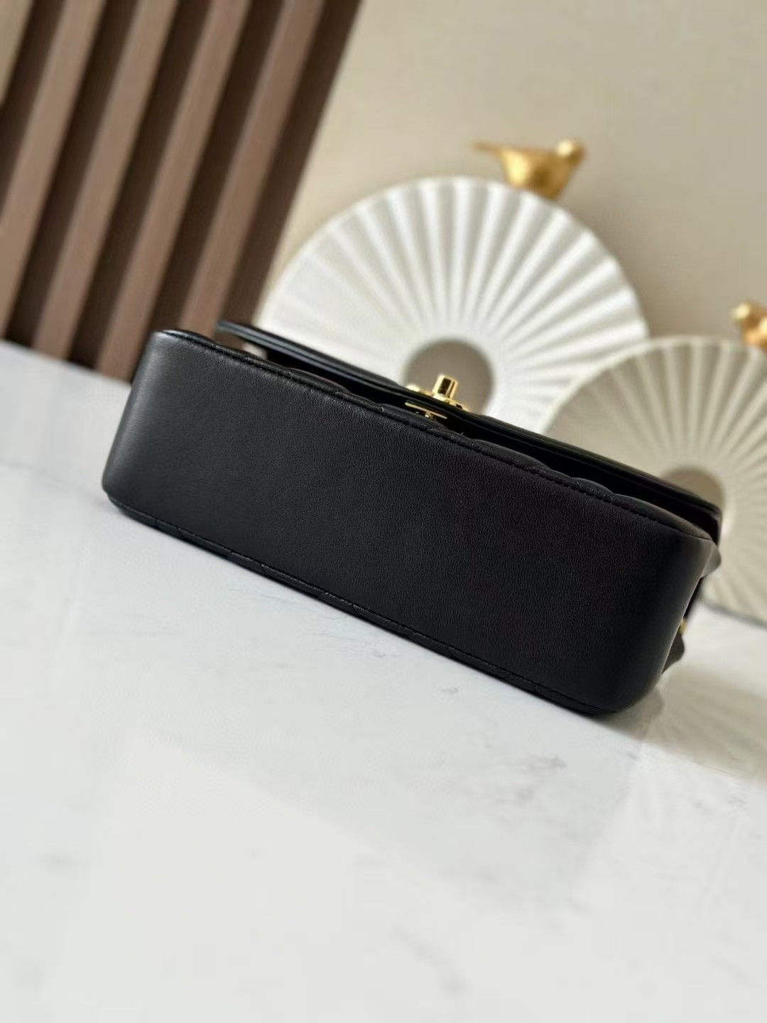 Chanel Small Diana Flap Bag Lambskin Gold Hardware 22.5x14x7cm