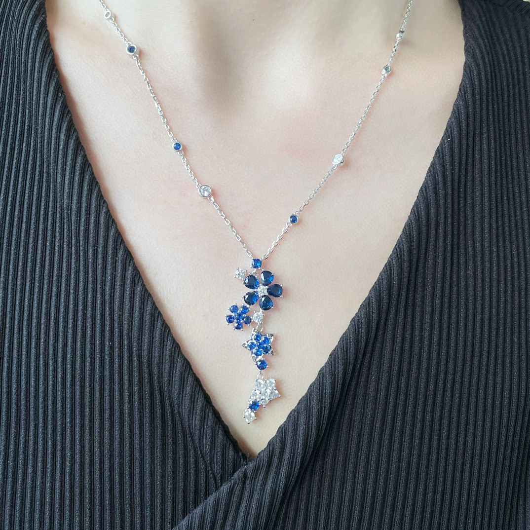 Van Cleef & Arpels Colored Floral Necklace Chain length approx 45cm