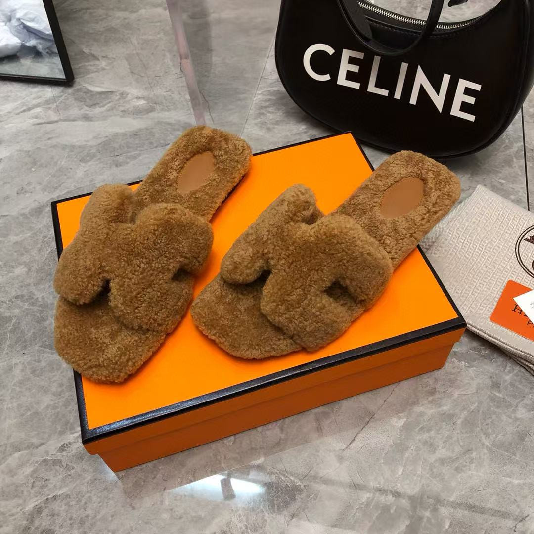 UA Hermès Oran sandal