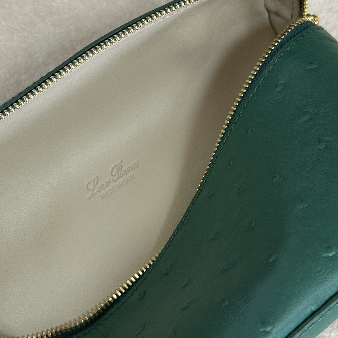 Loro Piana Extra Pocket L19 Ostrich-grained Leather 11x19x6.5cm