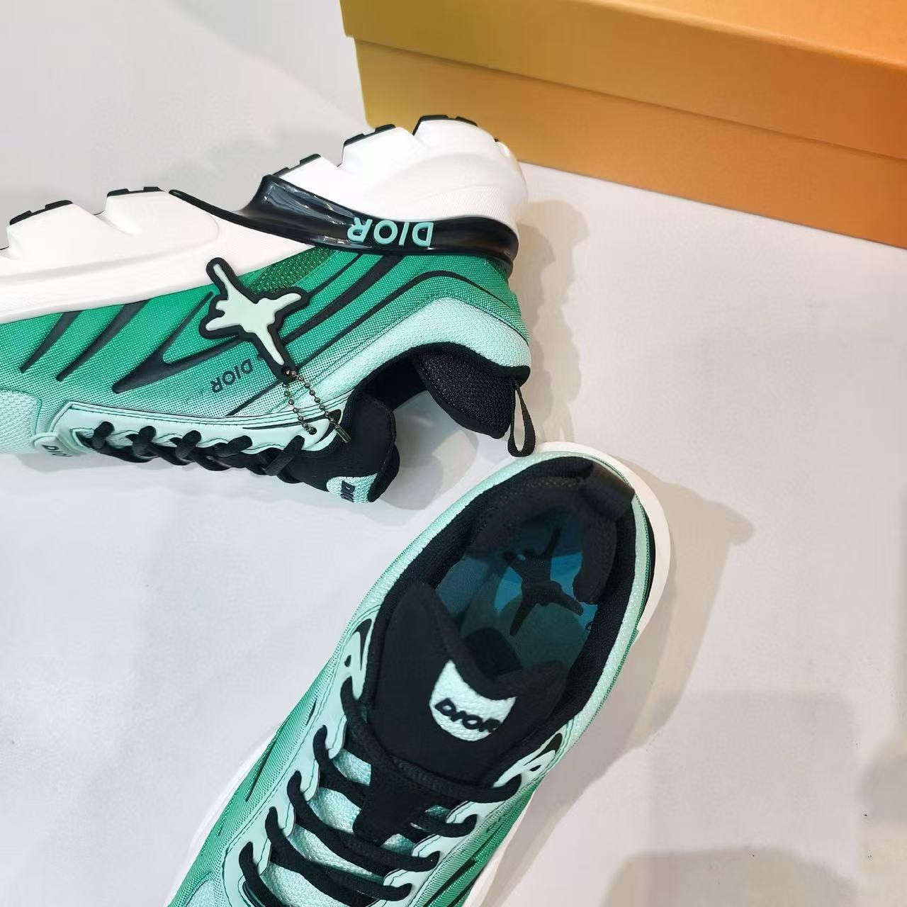 UA Dior Sneaker