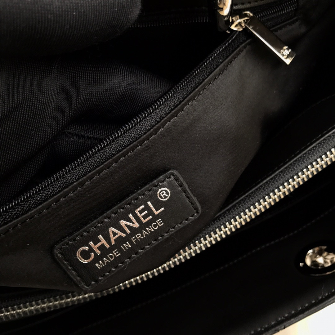 CHANEL GST HARDWARE 24X33X13CM