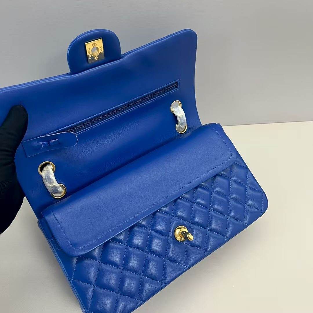 Chanel Classic Flap Bag 15x25.5x6cm