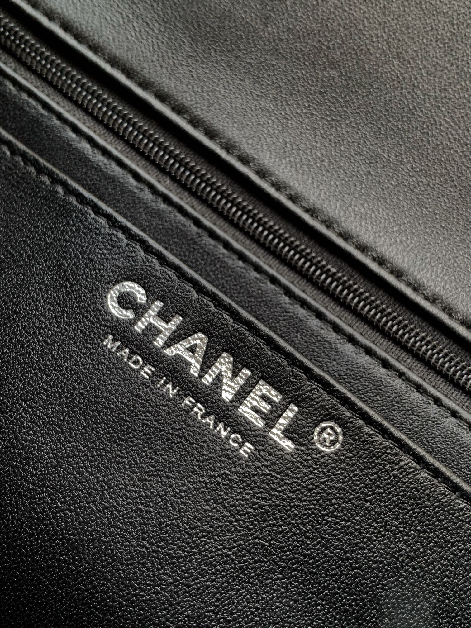 Chanel Classic Flap Bag 20cm