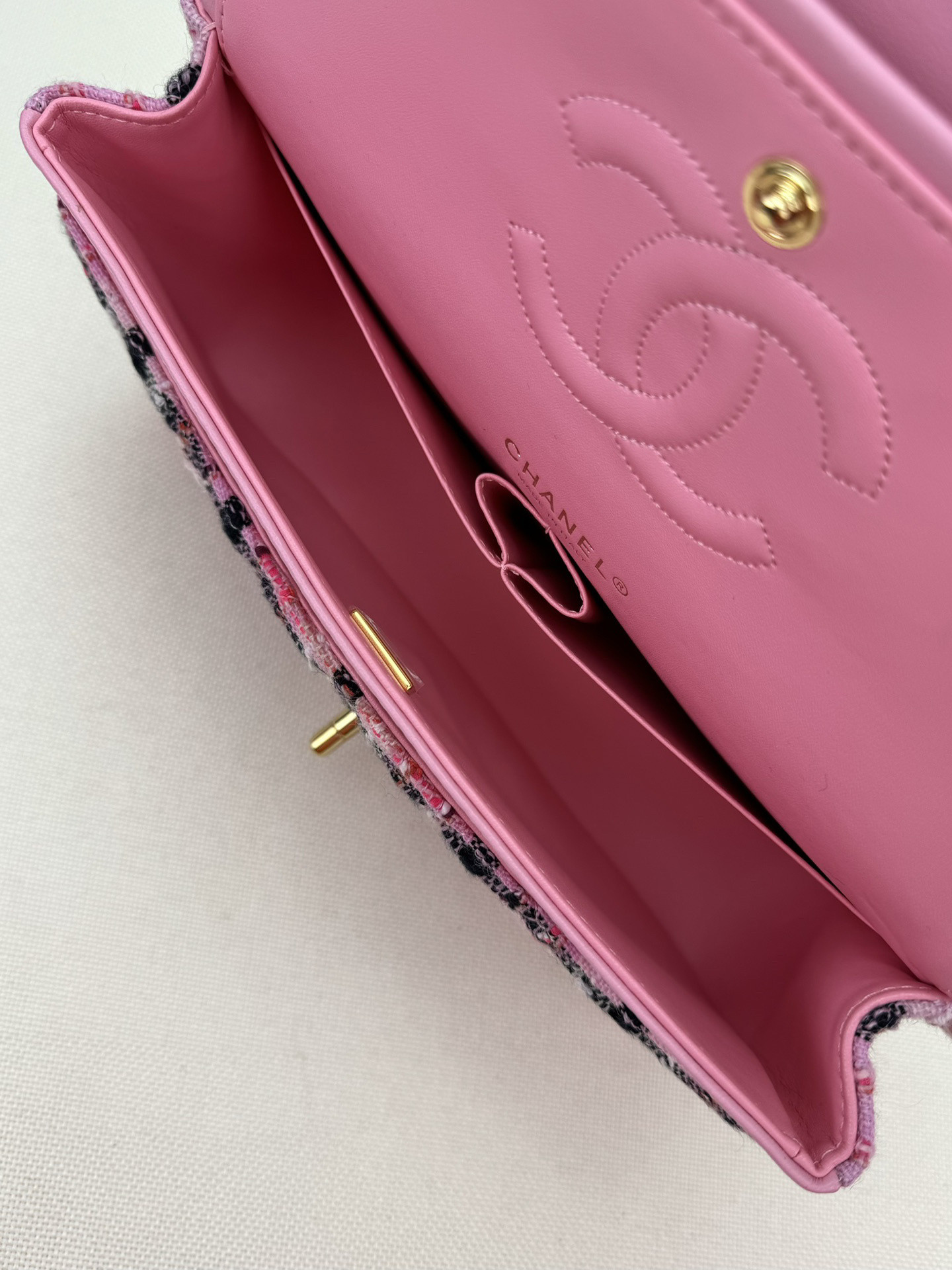 CHANEL CLASSIC HANDBAG 25cm