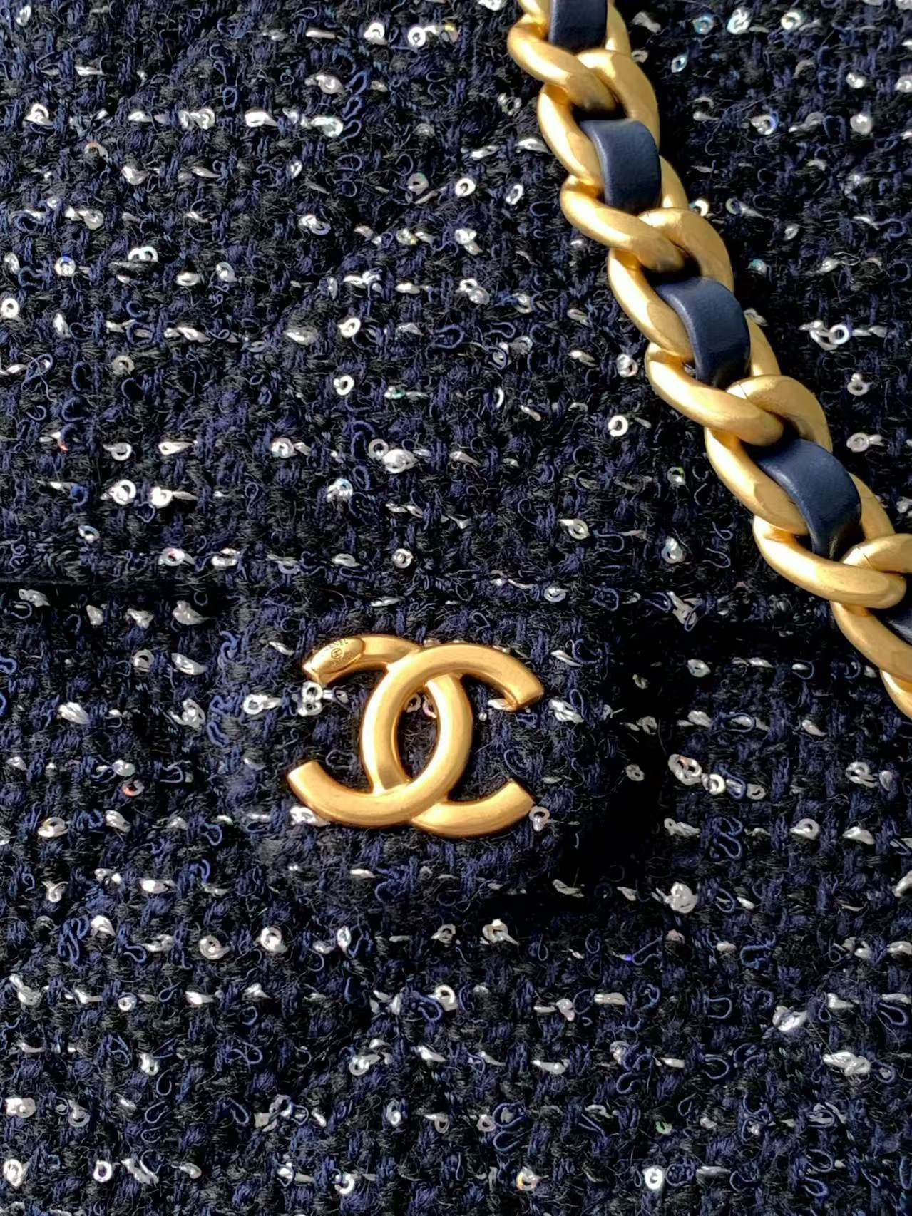 Chanel 25 Bucket Tweed Bag 26x30x14cm