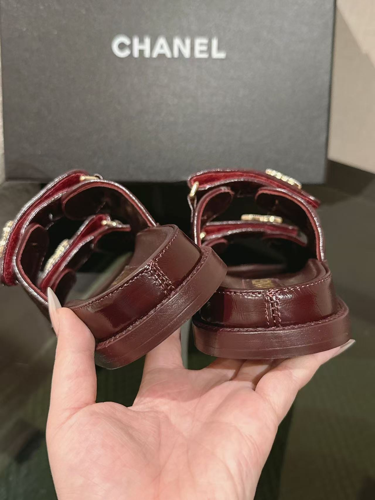 UA CHANEL SLIDES