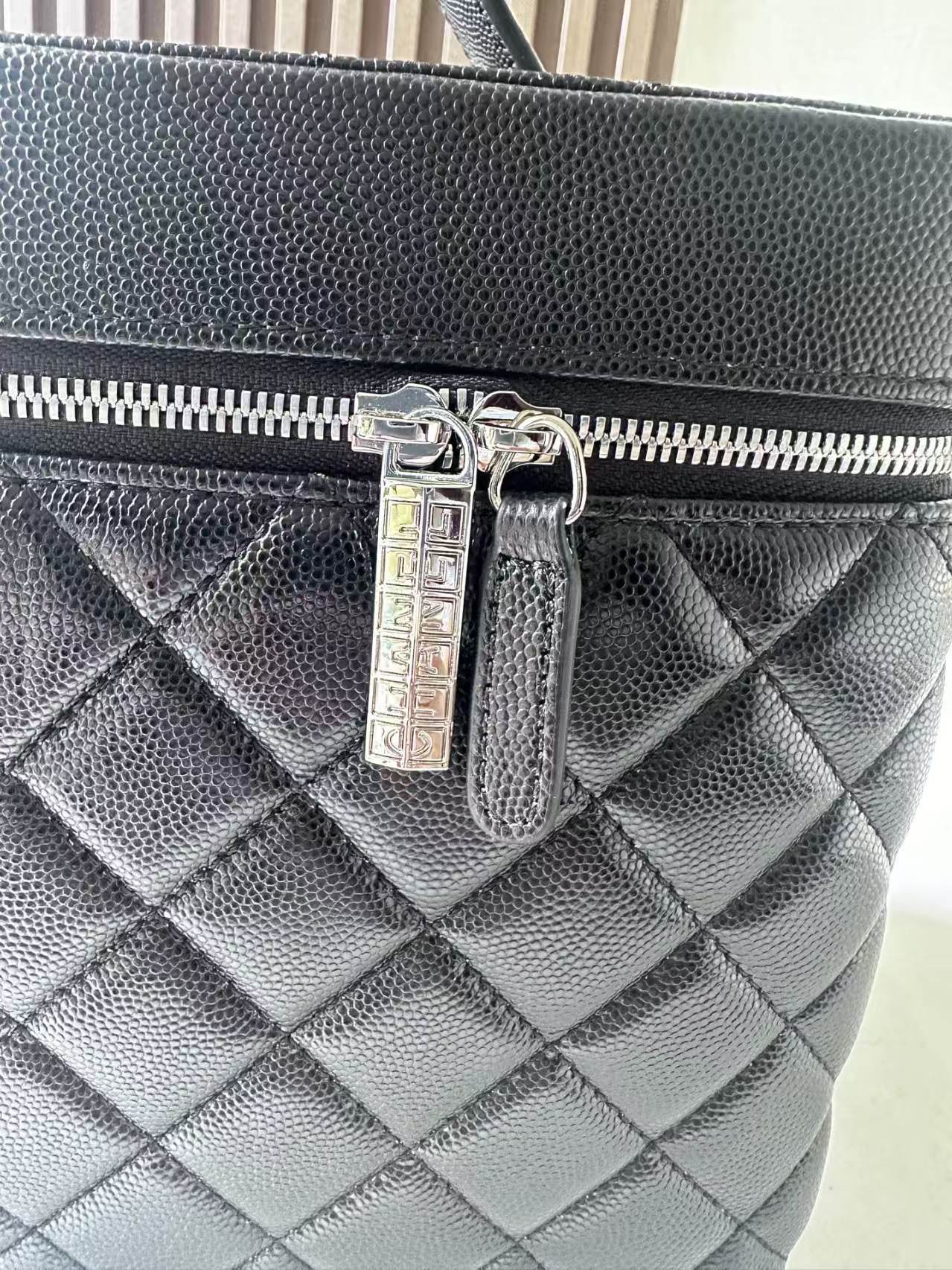 Chanel Quilted Vanity Case Bags 25x16x18cm