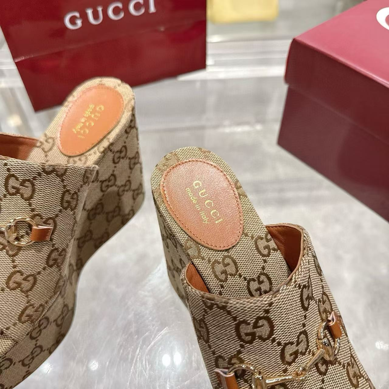 UA Gucci Women