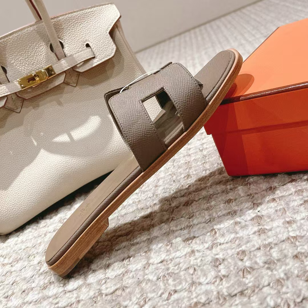 UA Hermès Oran sandal