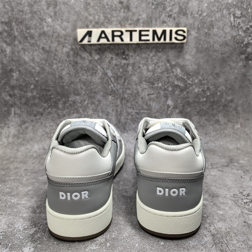 UA Dior Sneaker