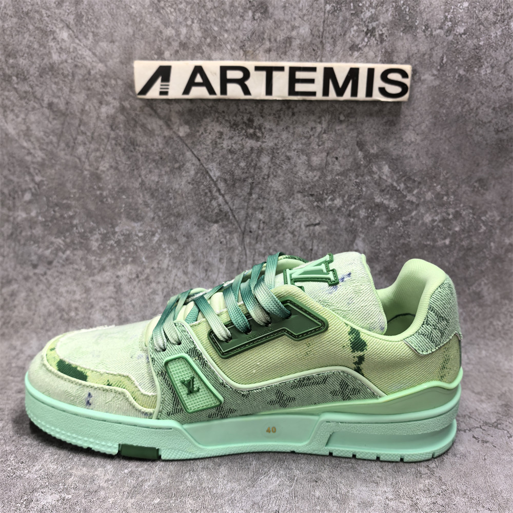 UA LV Trainer Sneaker