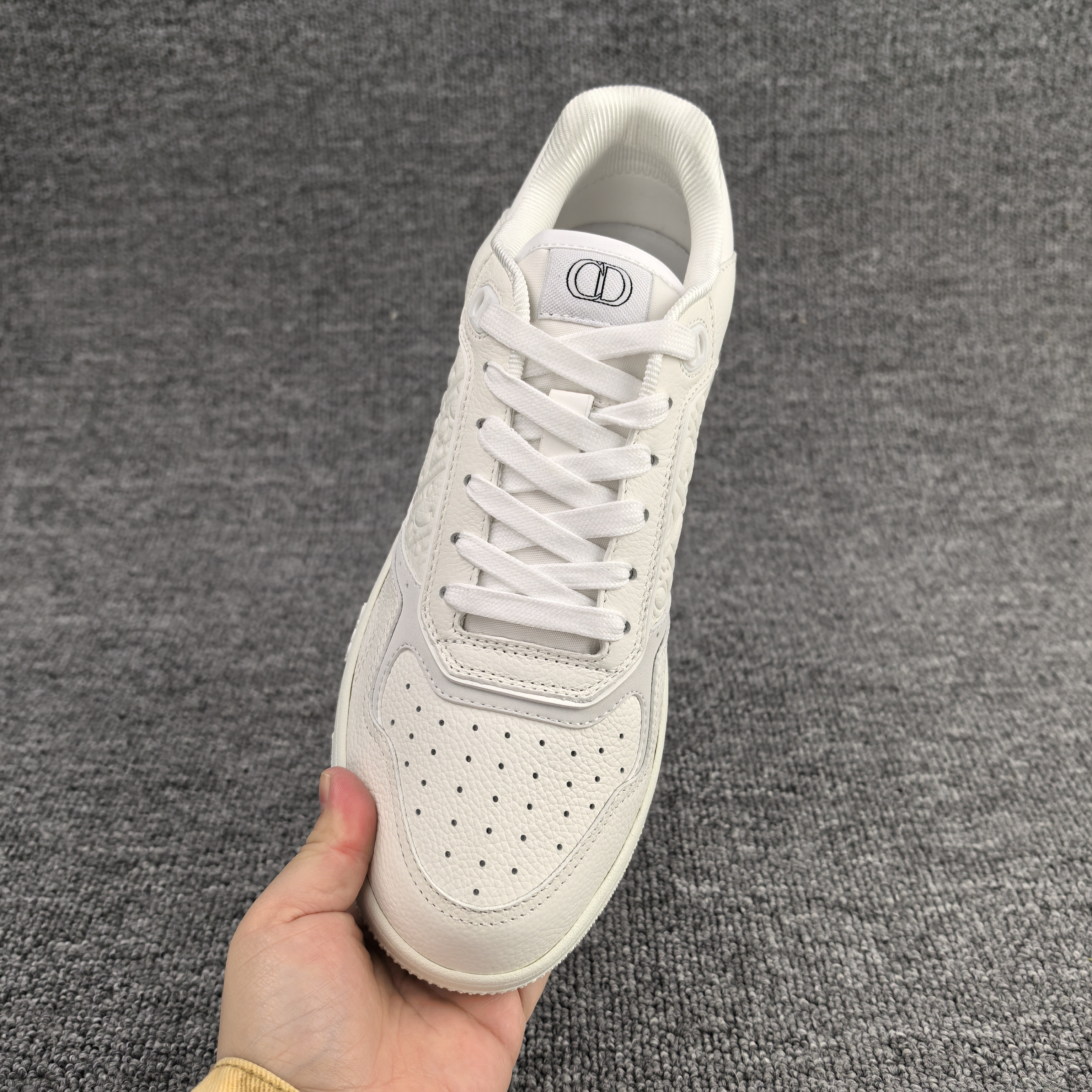 UA Dior Sneaker