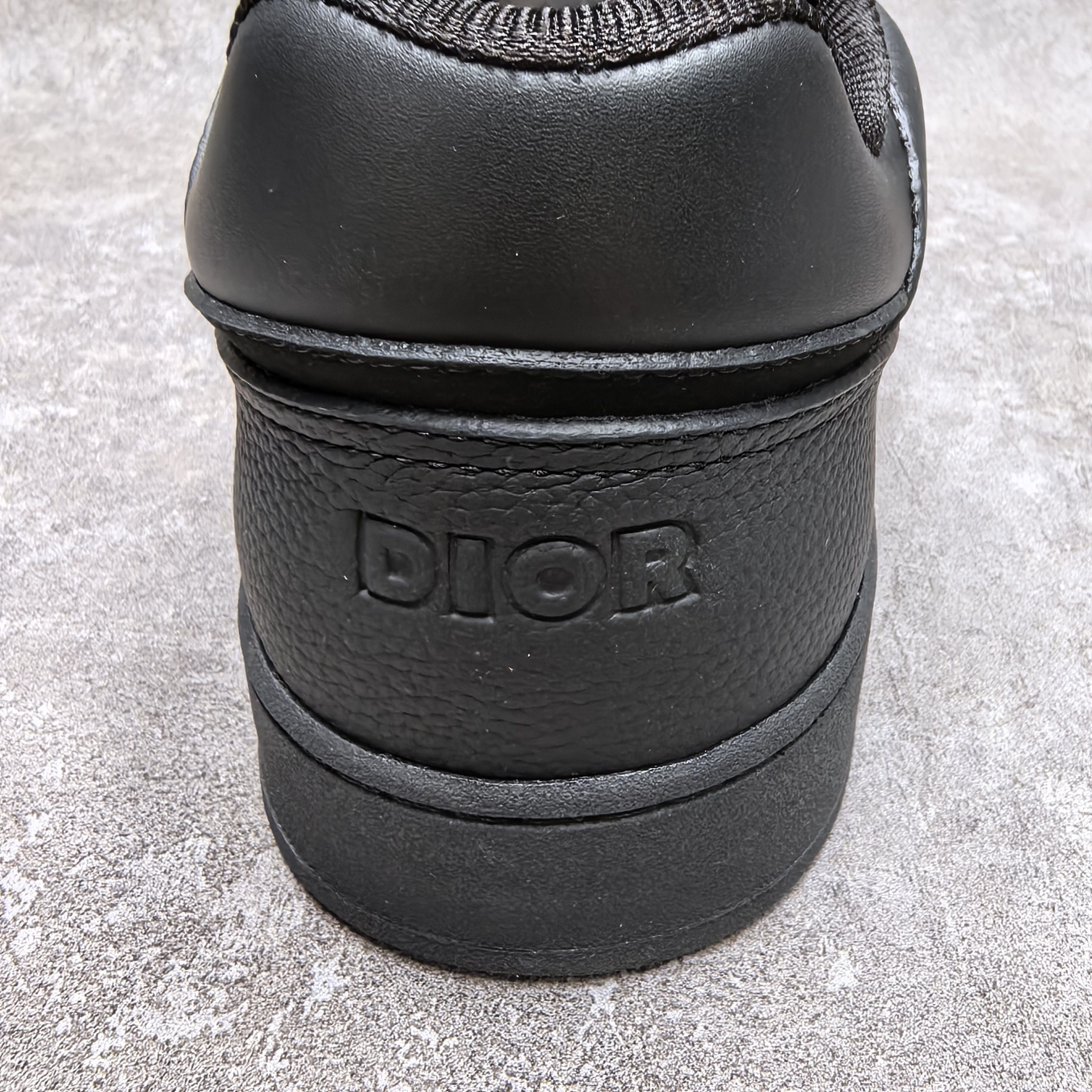 UA Dior Sneaker