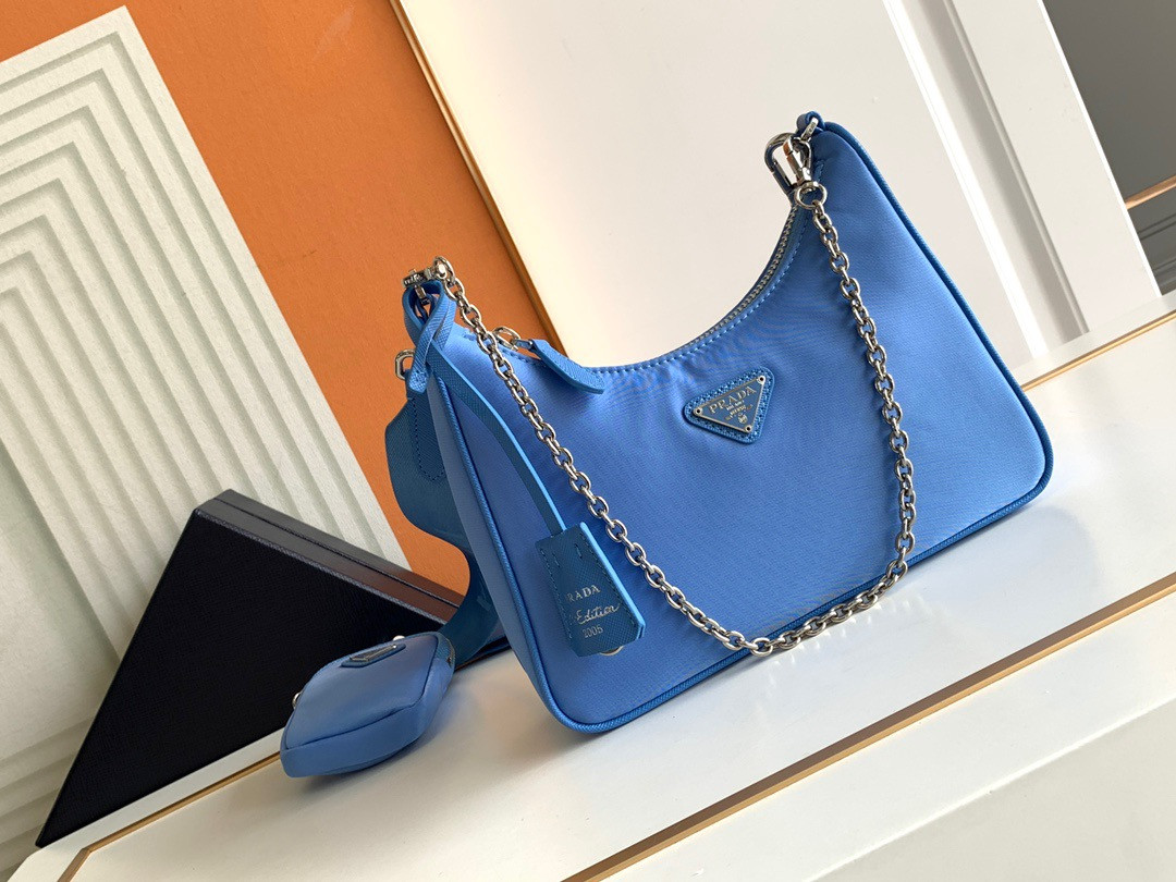 Prada Re-Edition 2005 Re-Nylon bag Blue