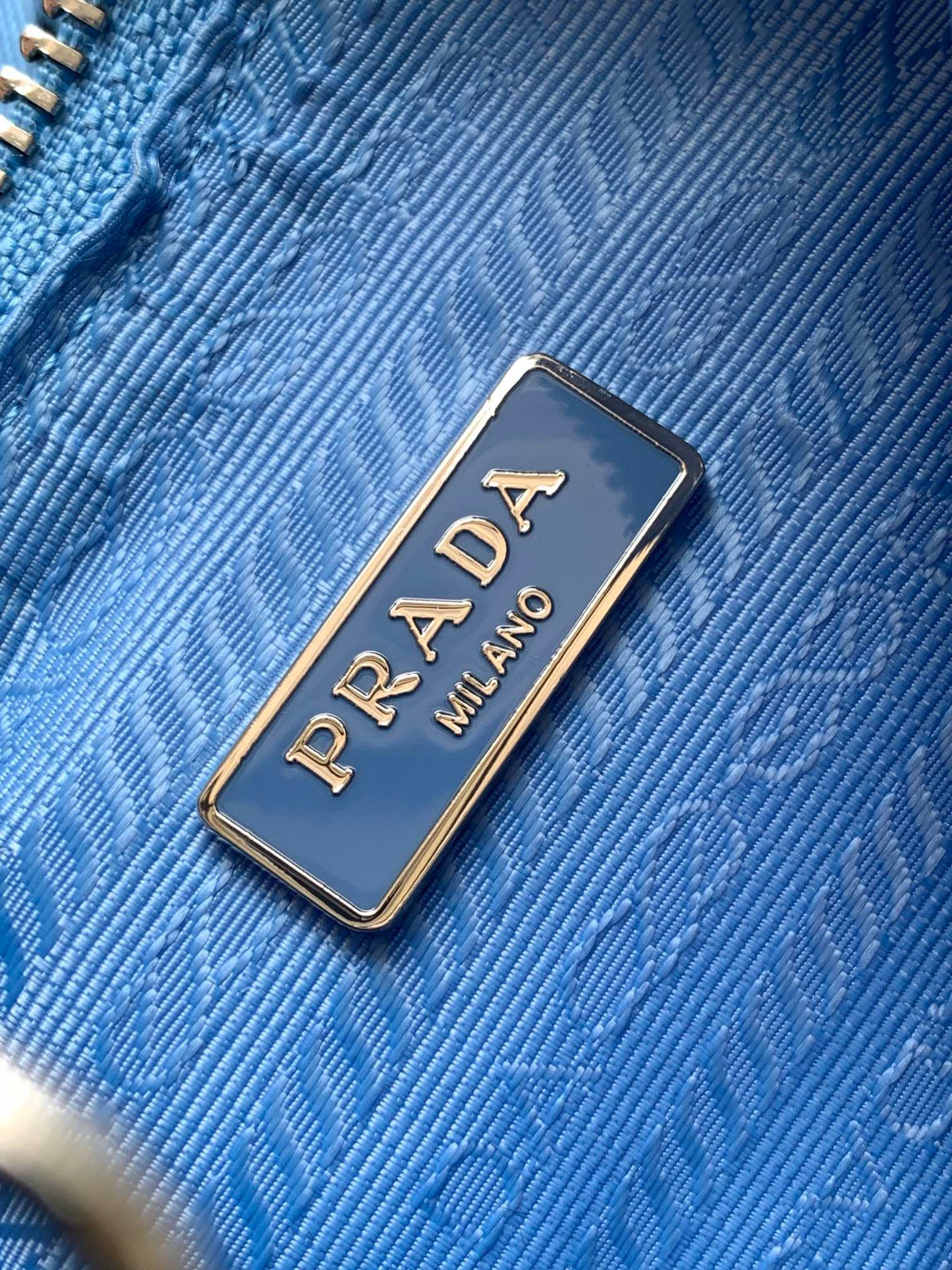Prada Re-Edition 2005 Re-Nylon bag Blue