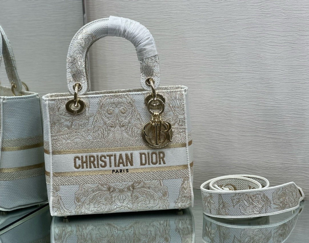 MEDIUM DIOR LADY D-LITE BAG  24 x 20 x 11 cm