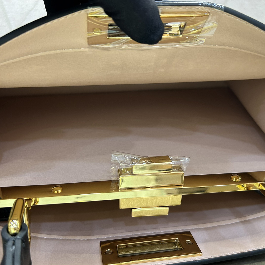 Fendi Peekaboo 33x25x13cm