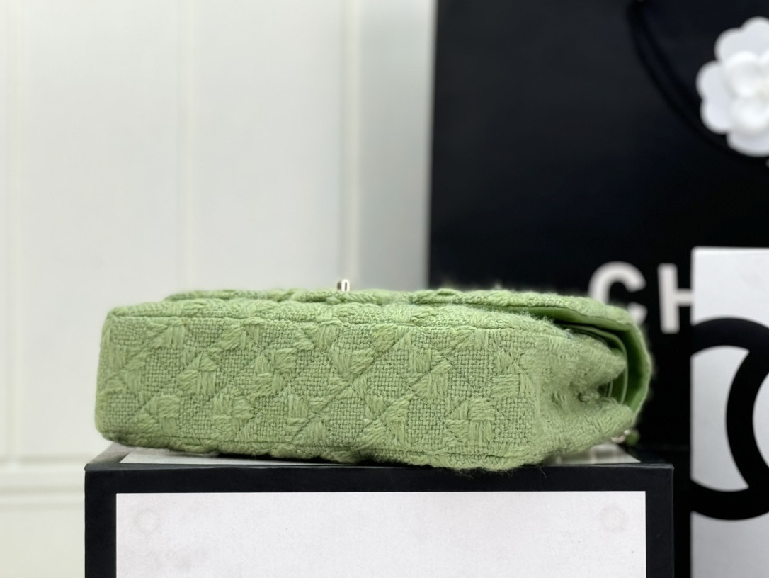 CHANEL MINI CLASSIC 11.12 HANDBAG 25 15.5 × 25.5 × 6.5 cm