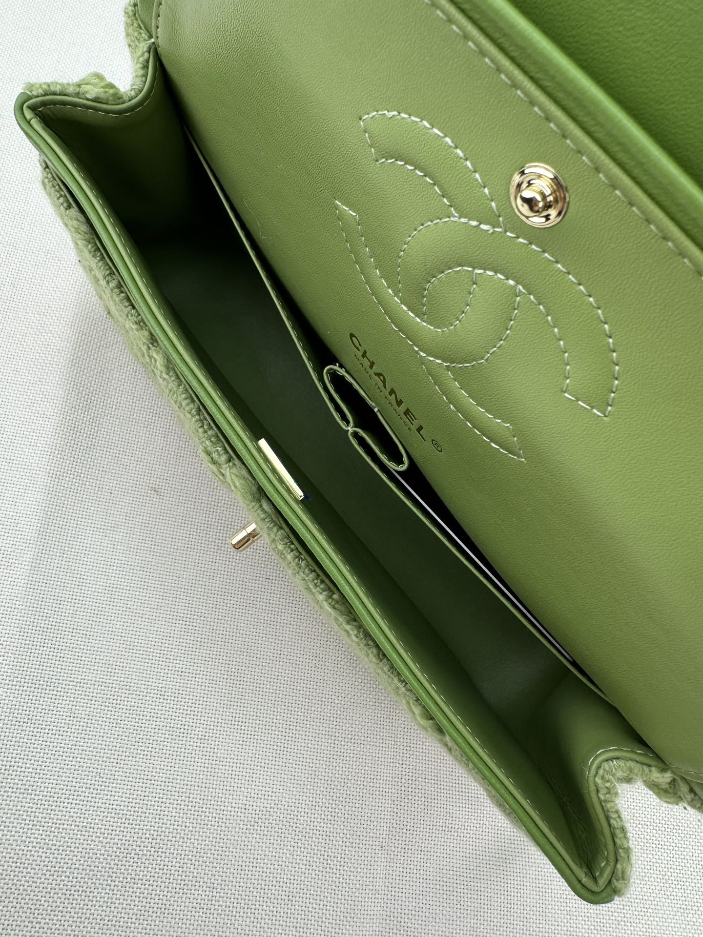 CHANEL MINI CLASSIC 11.12 HANDBAG 25 15.5 × 25.5 × 6.5 cm