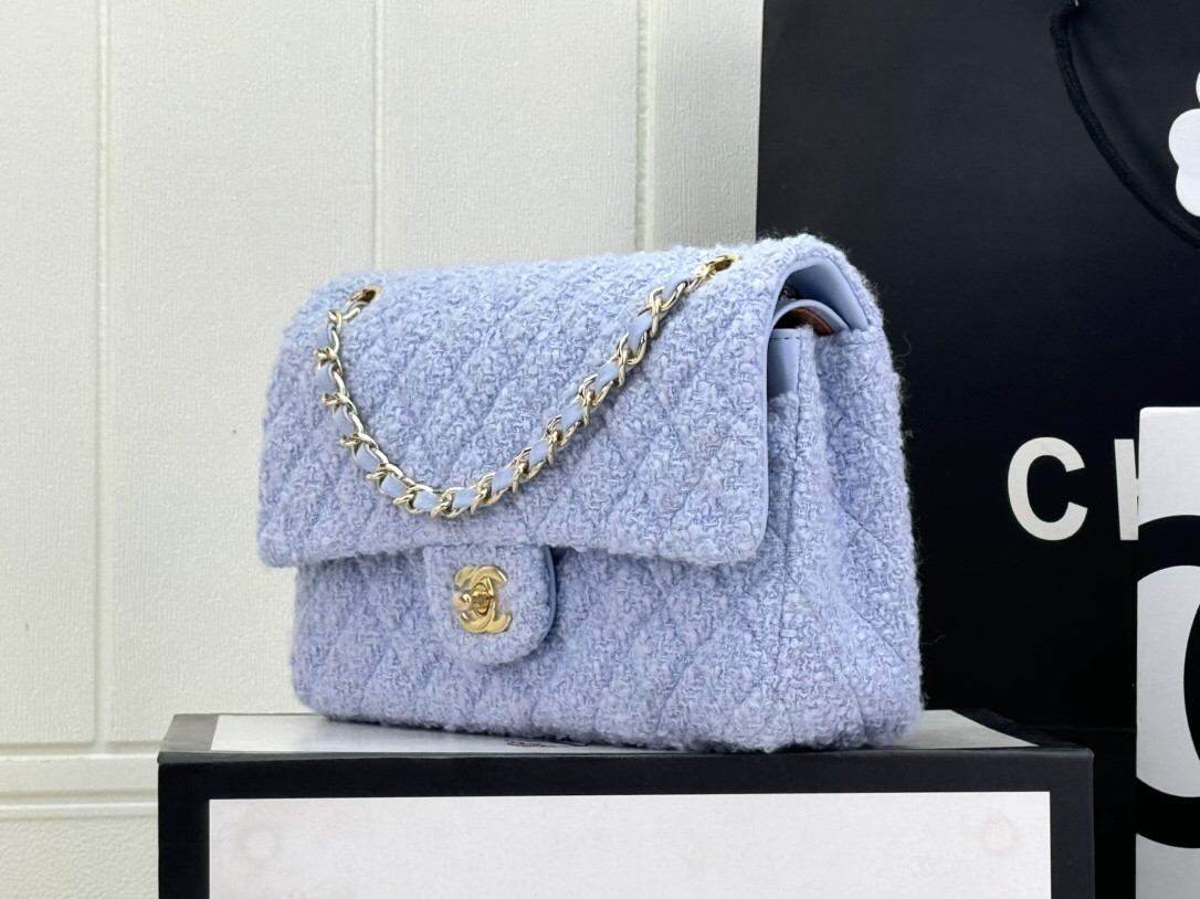 CHANEL MINI CLASSIC 11.12 HANDBAG 25 15.5 × 25.5 × 6.5 cm