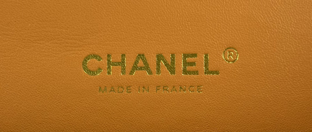 CHANEL MINI CLASSIC 11.12 HANDBAG 25 15.5 × 25.5 × 6.5 cm