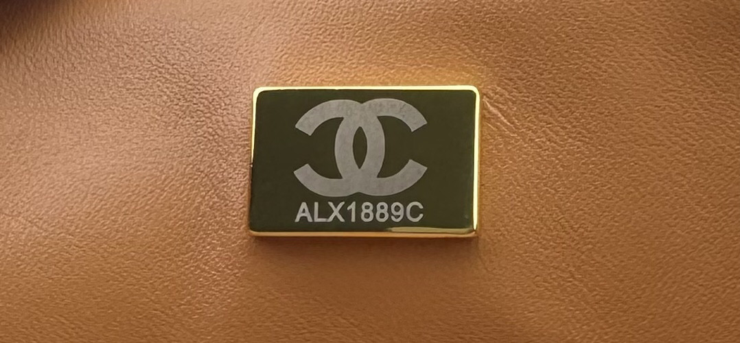 CHANEL MINI CLASSIC 11.12 HANDBAG 25 15.5 × 25.5 × 6.5 cm