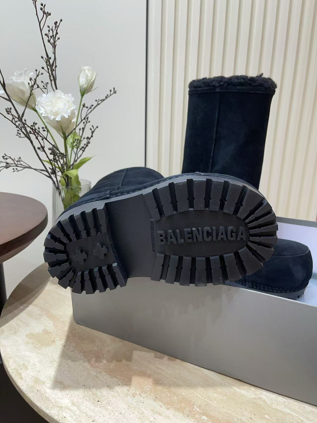 UA Balenciaga Snow Boots