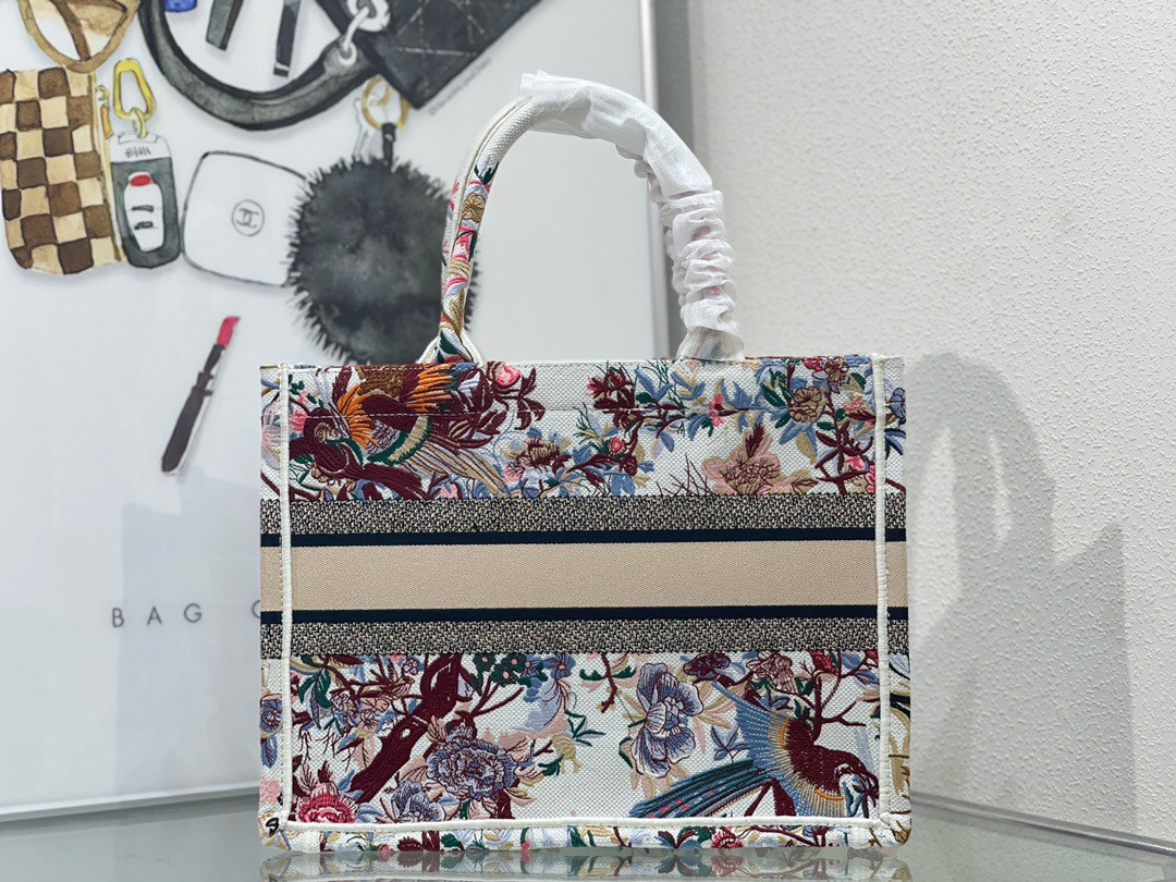 MEDIUM DIOR BOOK TOTE White Multicolor Dragon Zodiac Embroidery 36 x 27.5 x 16.5 cm