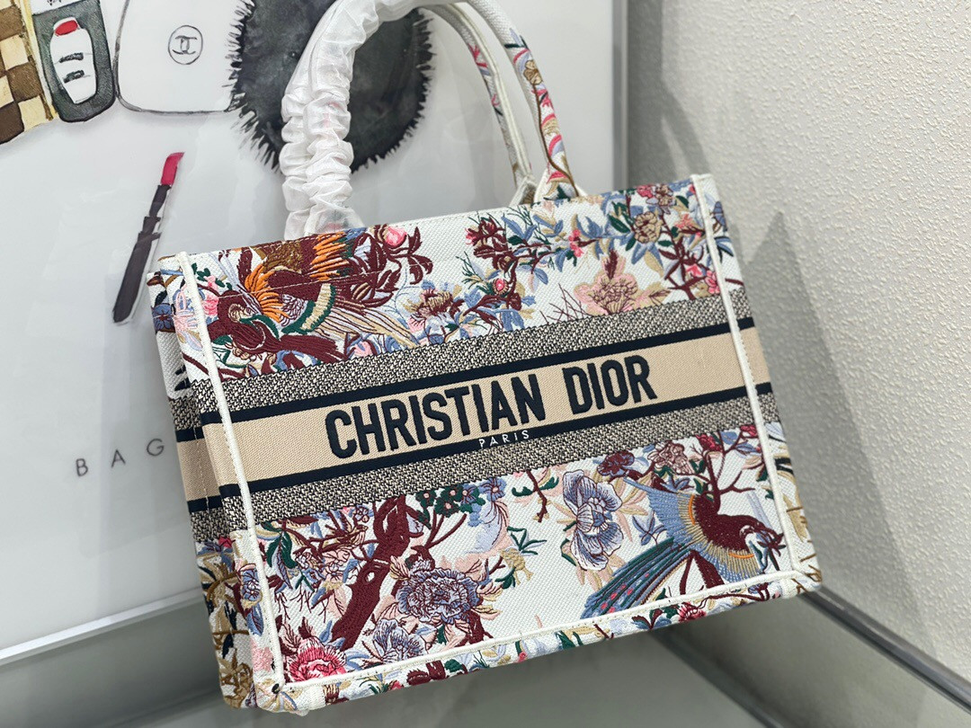 MEDIUM DIOR BOOK TOTE White Multicolor Dragon Zodiac Embroidery 36 x 27.5 x 16.5 cm