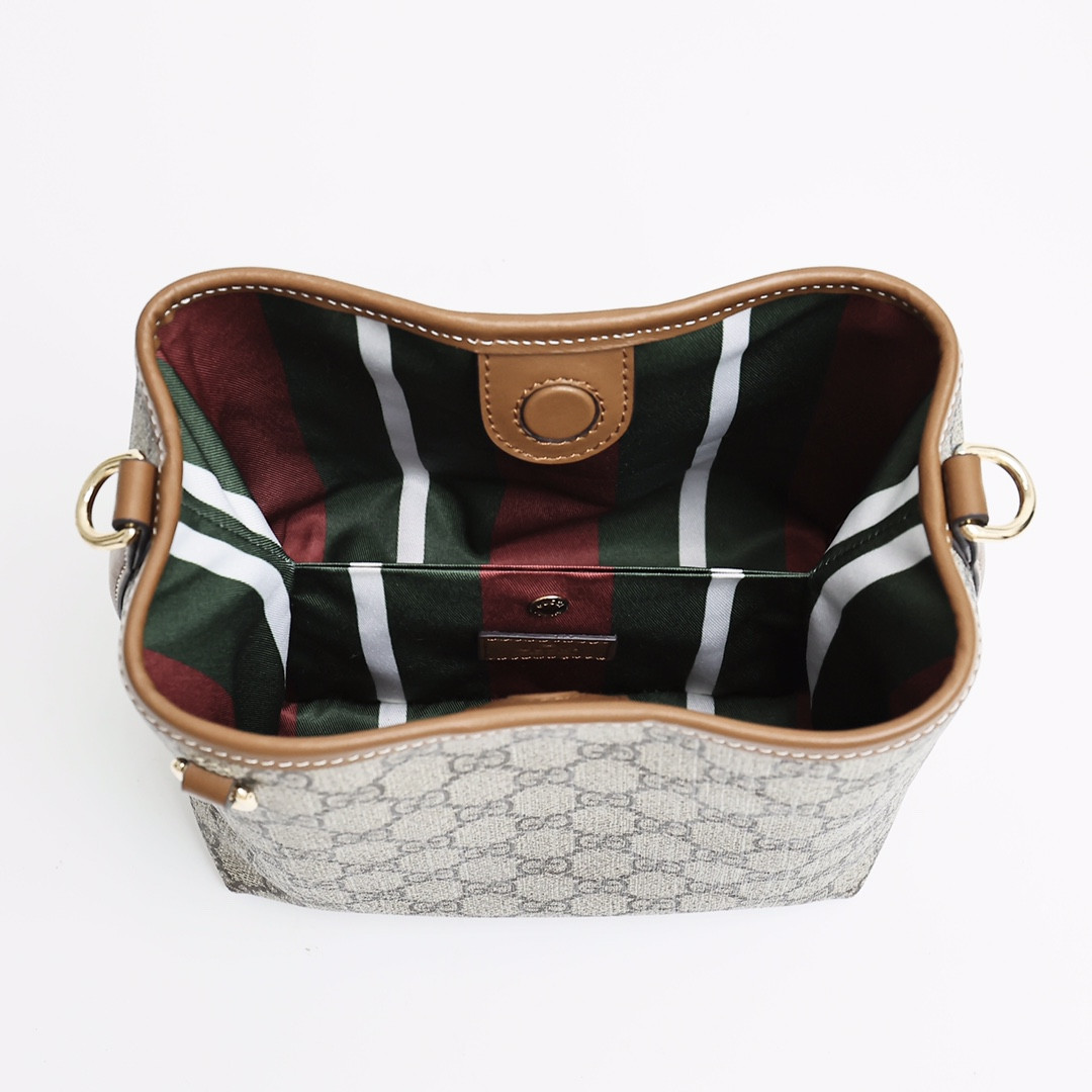 Gucci Mini Emblem 19x18x11cm