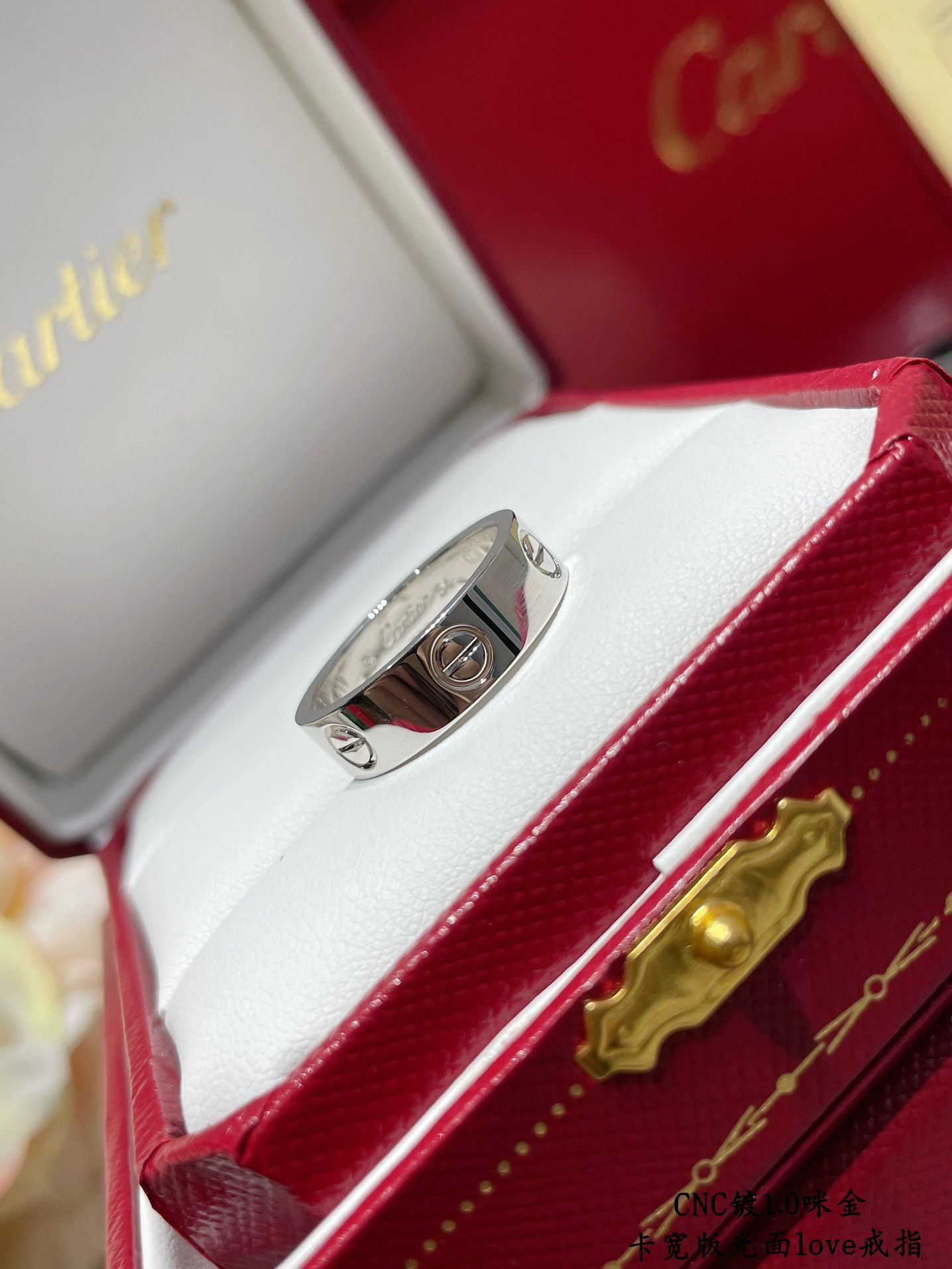 Cartier Wide version smooth LOVE Ring
