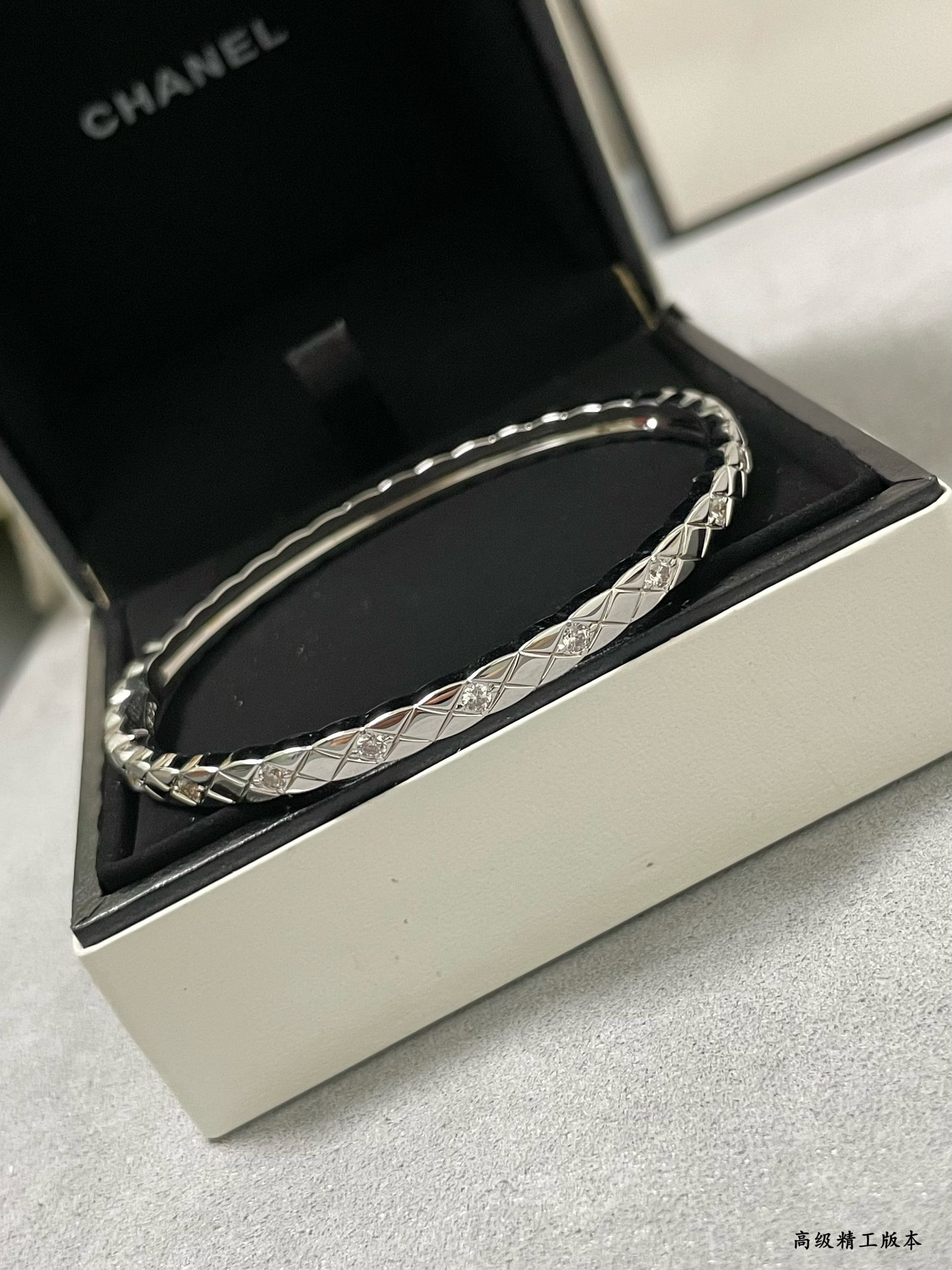 Chanel Finely carved narrow diamond Bracelet