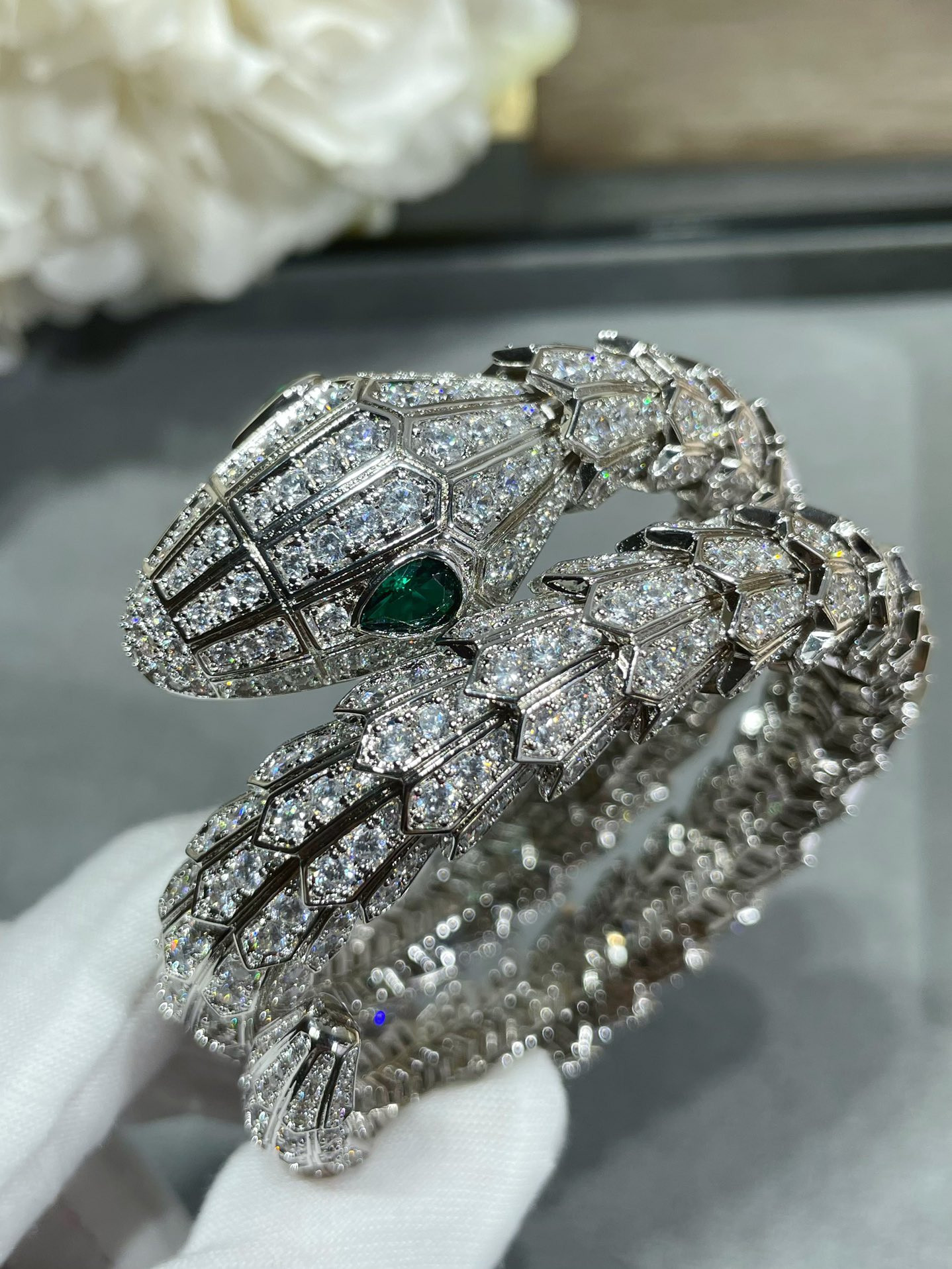 Bvlgari Large three-circle full-diamond snake Bracelet