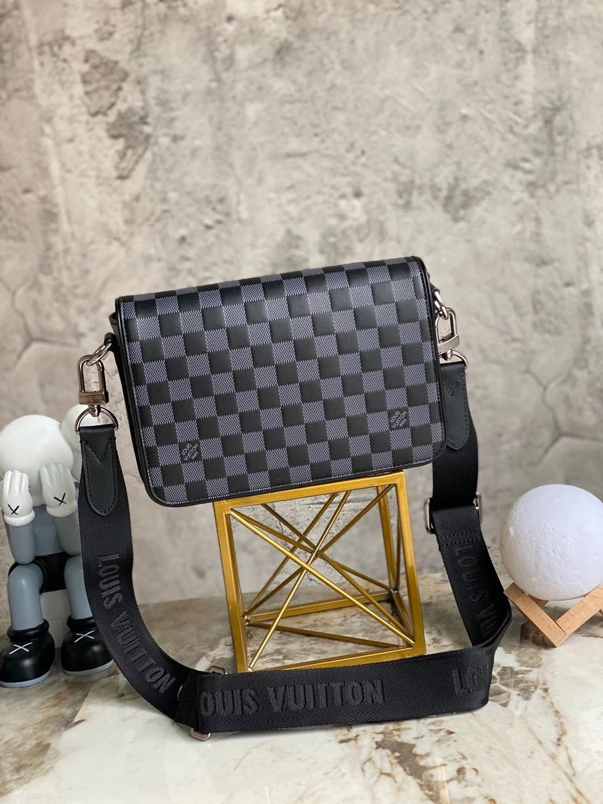 LV STUDIO MESSENGER N50007