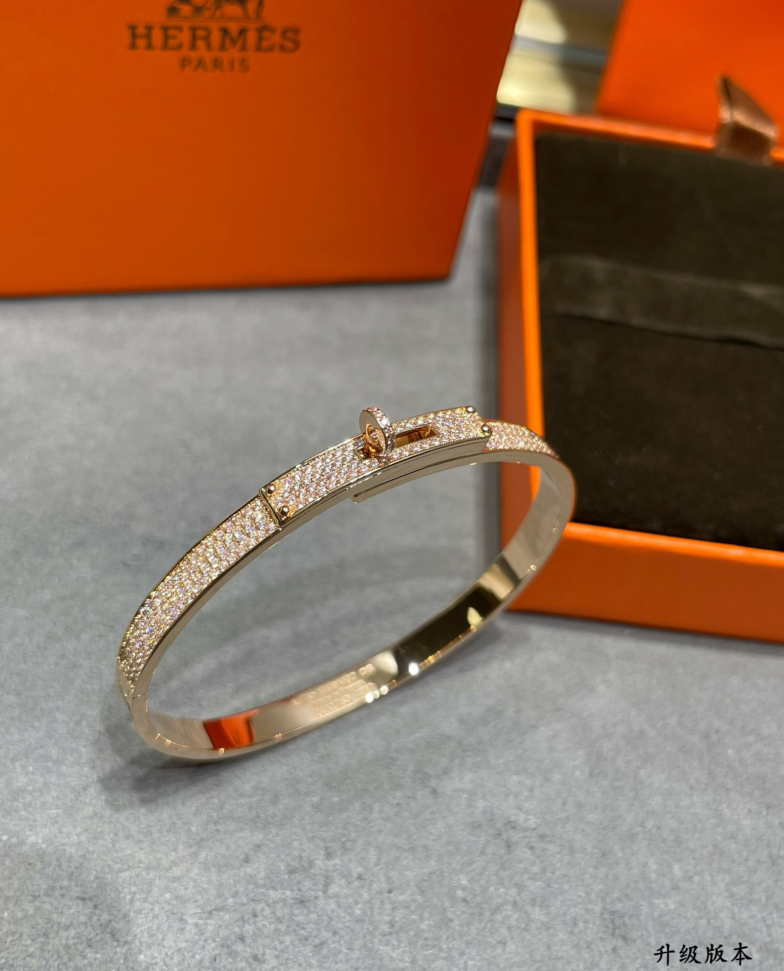 Hermes button fully diamond-encrusted Bracelet