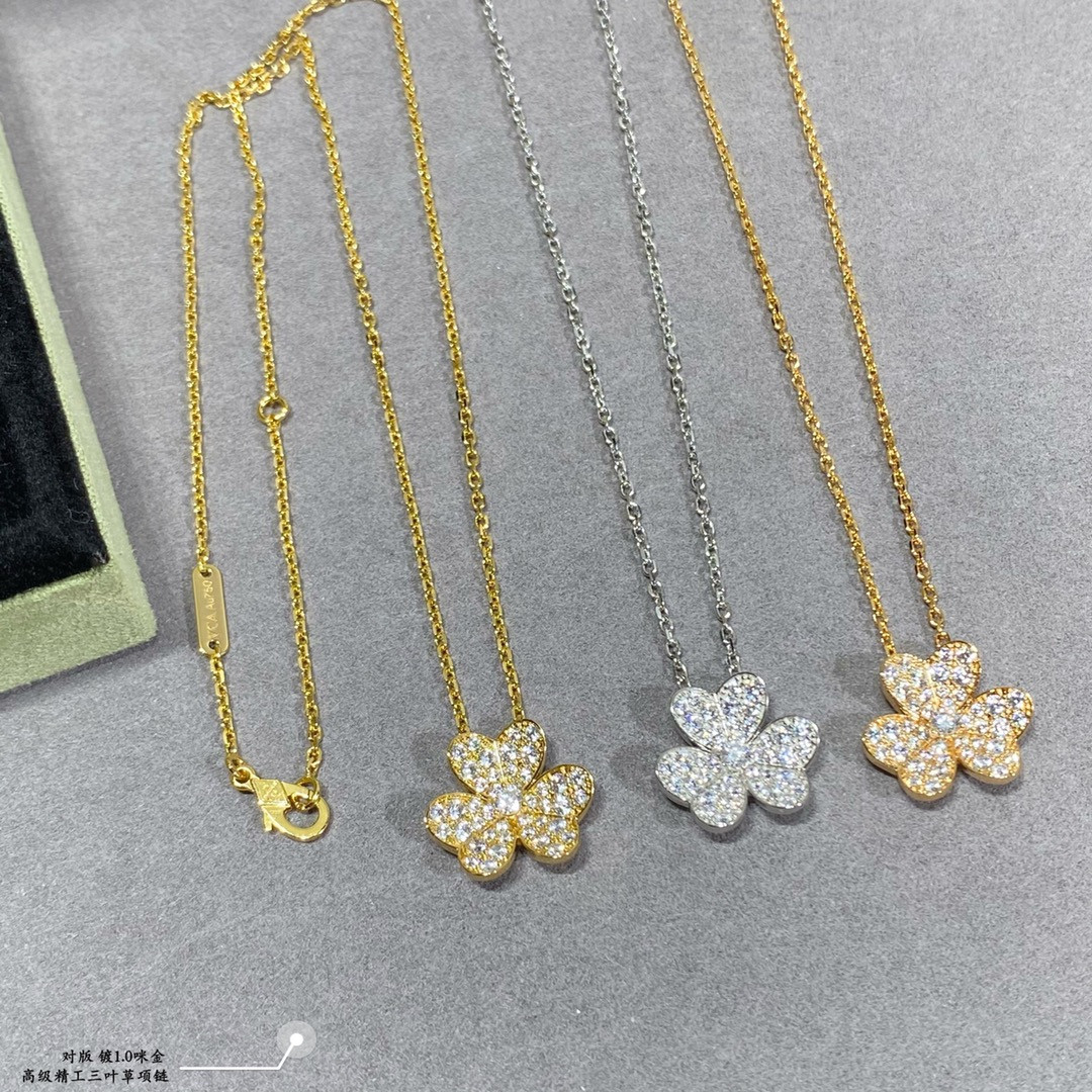 Van Cleef & Arpels Full diamond clover Necklace