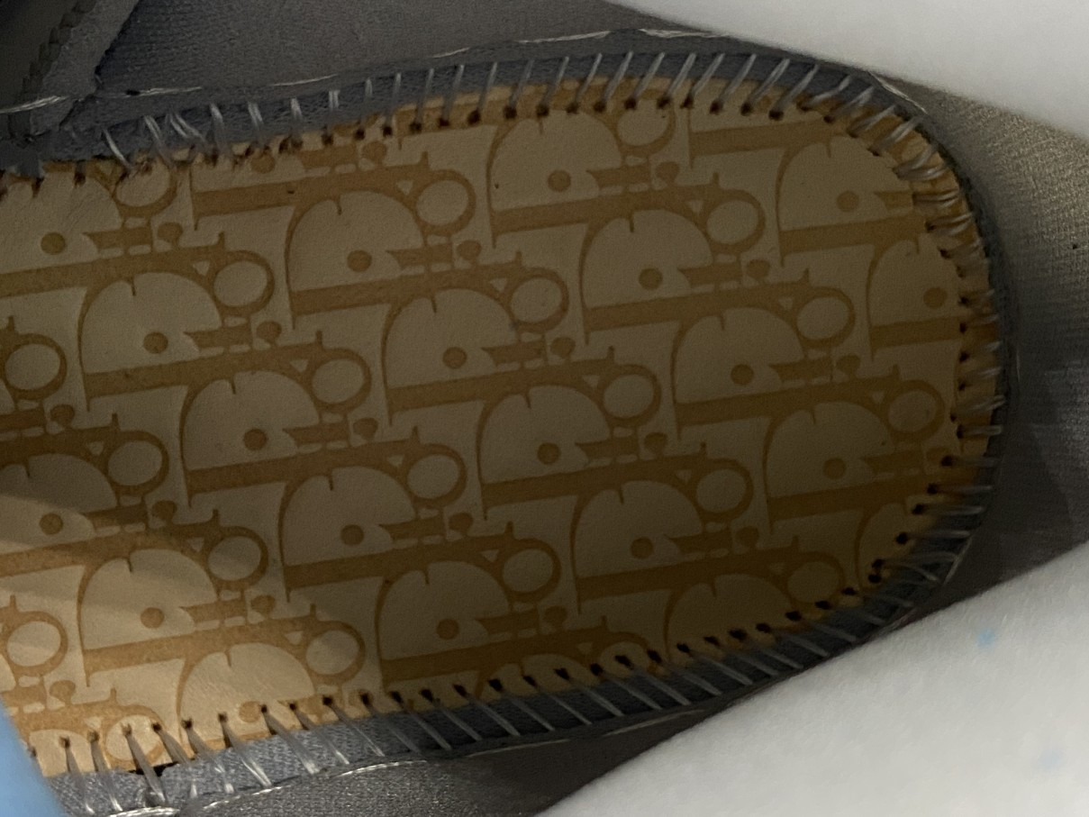 Air Jordan 1 Retro High Dior (Blue Box Version)