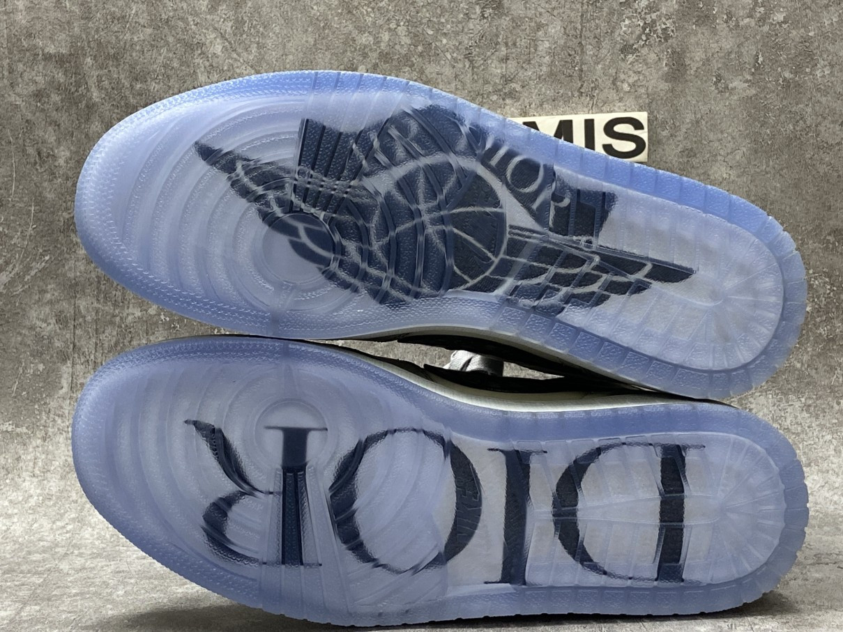 Air Jordan 1 Retro High Dior (Blue Box Version)