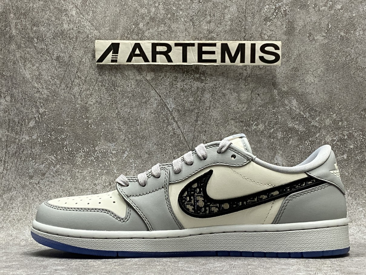 Air Jordan 1 Retro Low Dior (Blue Box Version)