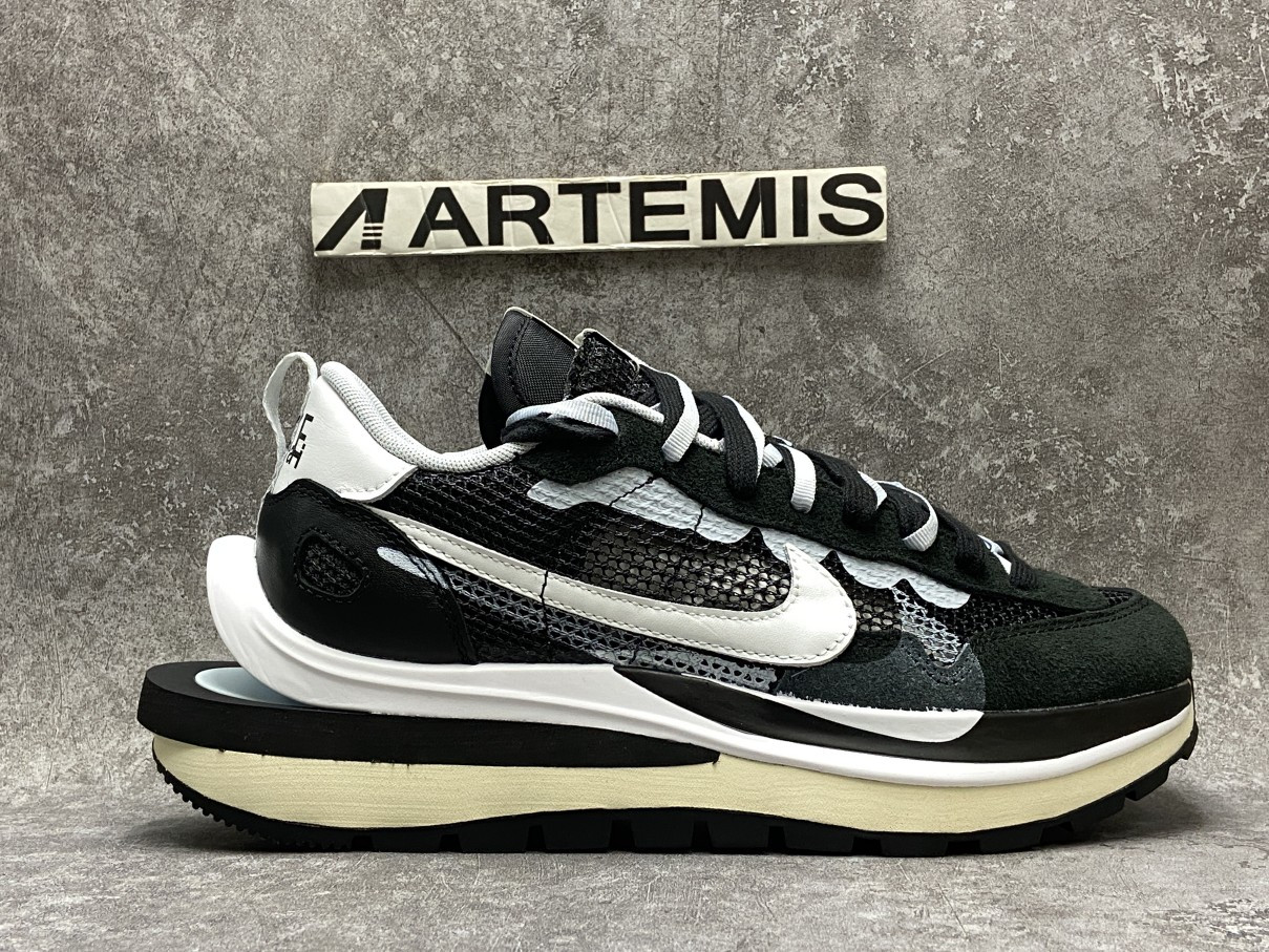 Nike Vaporwaffle Sacai Black White