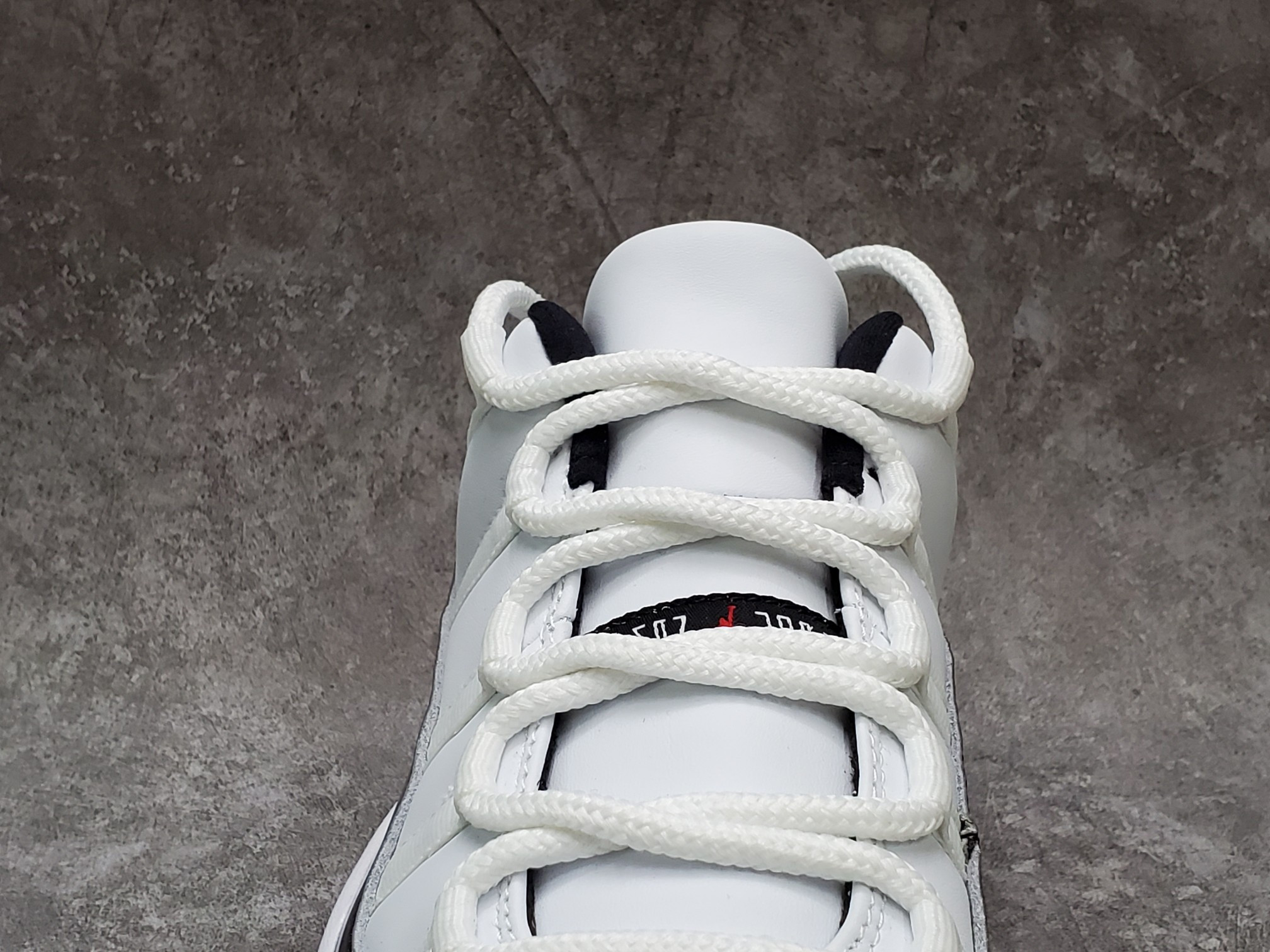 Air Jordan 11 Retro Low 