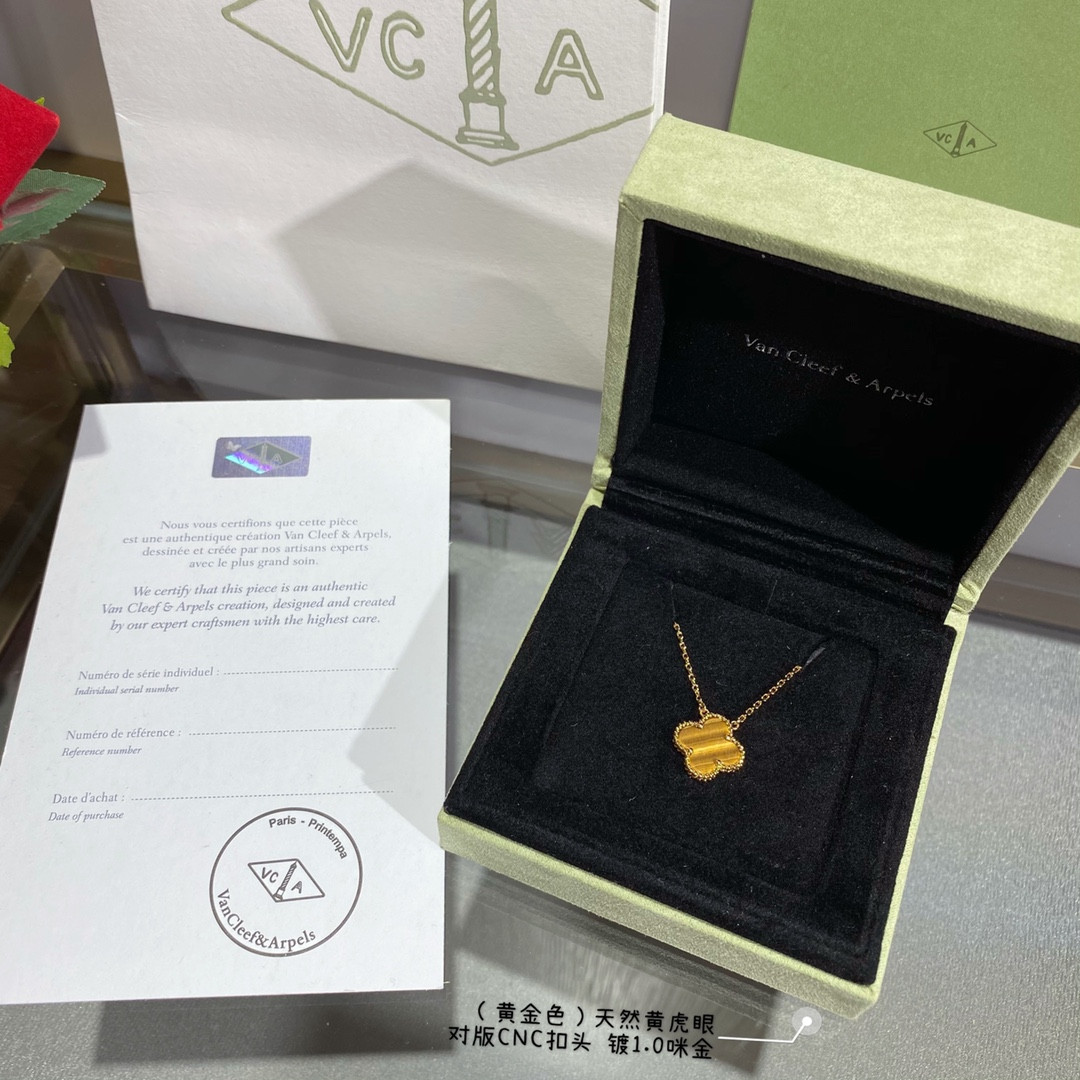 Van Cleef & Arpels Medium Classic Natural yellow tiger eye four leaf clover Necklace Diameter approx 1.5cm,Chain length approx 40+5cm