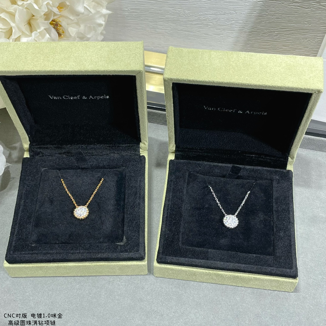 Van Cleef & Arpels round bead full diamond necklace