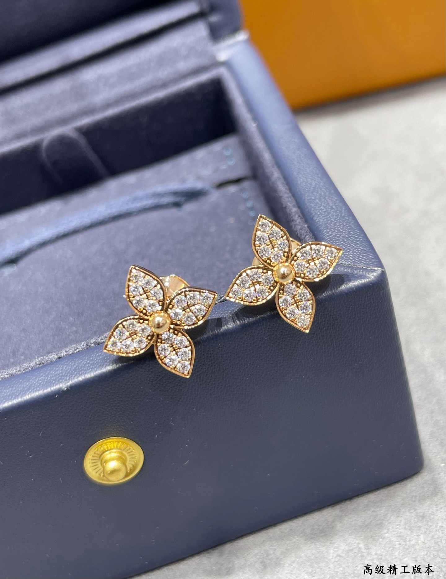 Louis Vuitton Single flower full diamond Earrings