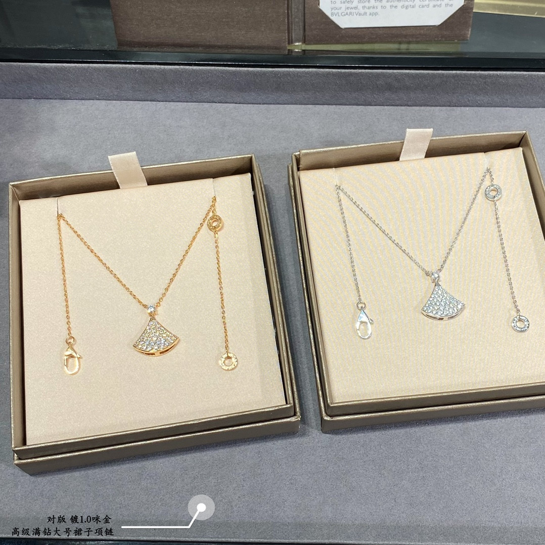 Bvlgari Large diamond fan-shaped skirt Necklace